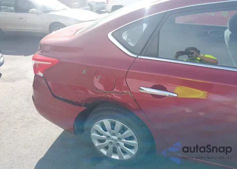 2016 Nissan Sentra Fe+ S/S/Sl/Sr/Sv z USA, uszkodzony, nr VIN 3N1AB7AP7GL643884